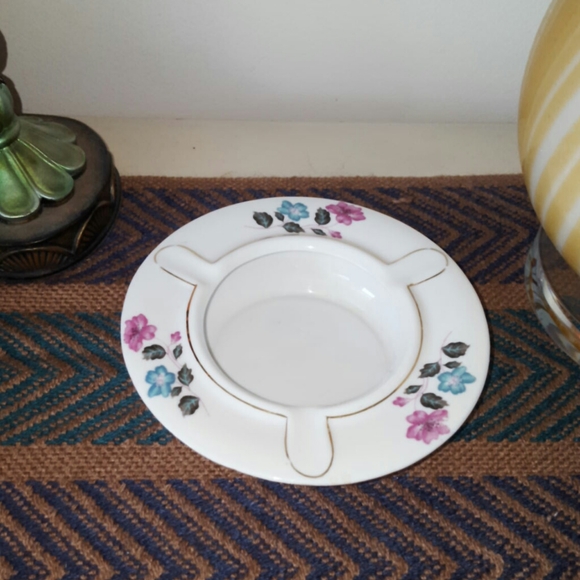 Vintage Tientsin Porcelain Ashtray - Picture 1 of 12